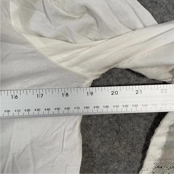 H&M Blouse Size UK 6 Womens White Embroidered Long Sleeve V Neck Ruffle Pullover - Picture 8 of 10